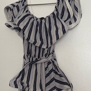 Navy Blue&White Off the Shoulder ruffle shirt. Size-OX